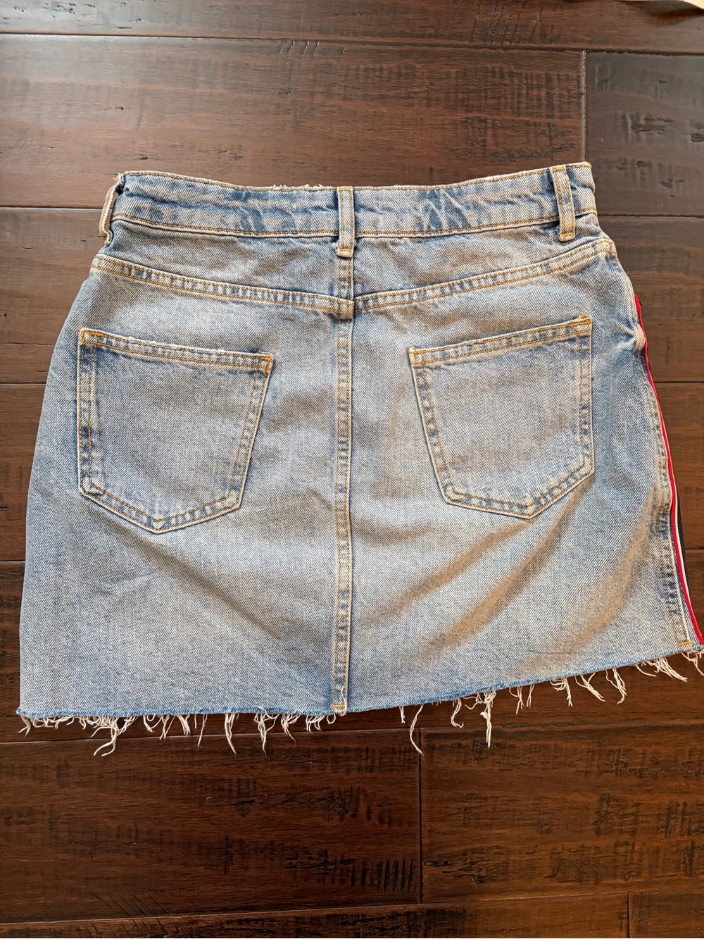 Zara Light Wash Denim Mini Skirt with Red & Navy Side Stripe 90’s Y2K micro mini - Picture 2 of 7